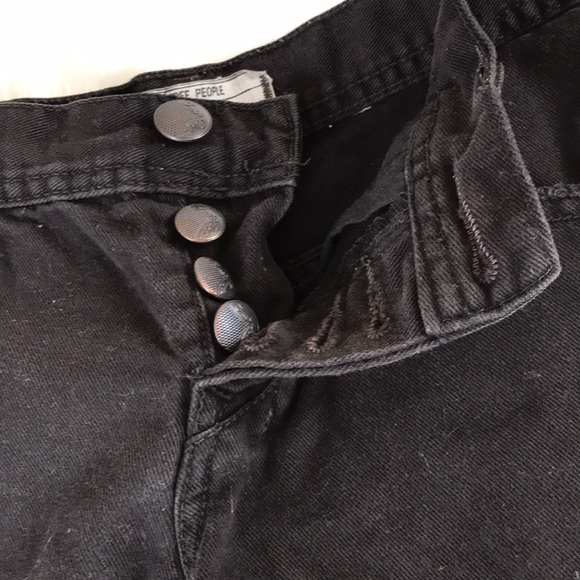 F r e e P e o p l e • Cutoff denim shorts - Picture 4 of 5